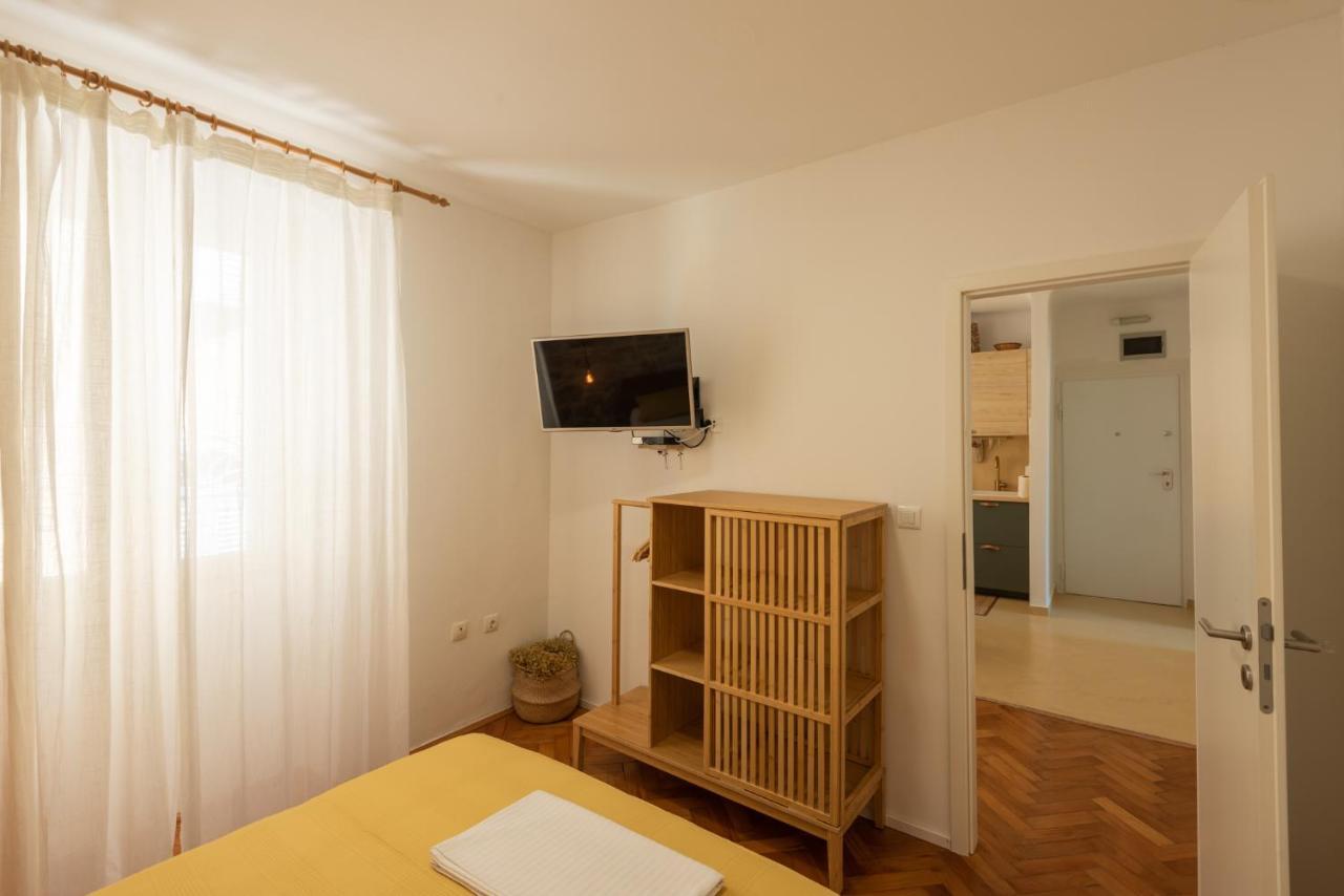 Pula City Apartment With Private Parking Free 外观 照片